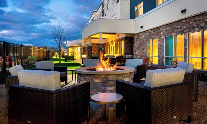 Stockade Historic District Hotel | Courtyard by Marriott Schenectady at Mohawk Harbor