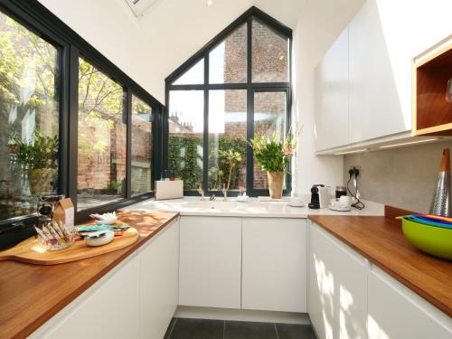 York House | Courtyard Cottage York - Free Parking