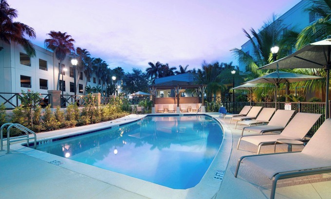 Abacoa Hotel | Courtyard Palm Beach Jupiter