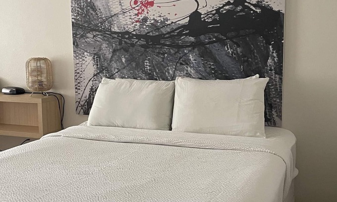 Kissimmee Hotel | Courtyard Room King Bed