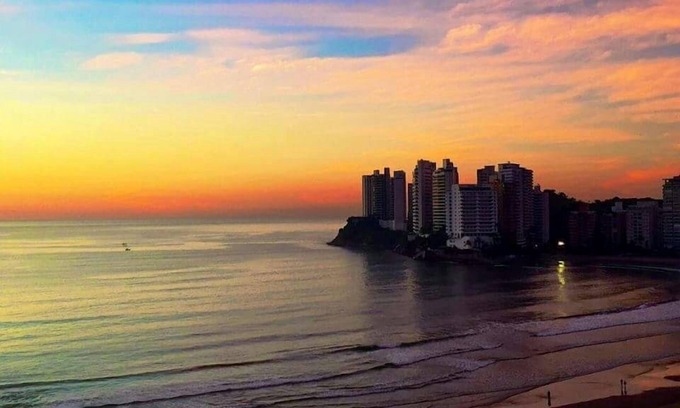 Vila Luis Antonio House | COVERAGE WITH PRIVATE POOL BUILDING IN FRONT OF THE SEA - SERV. BEACH -WI-FI.