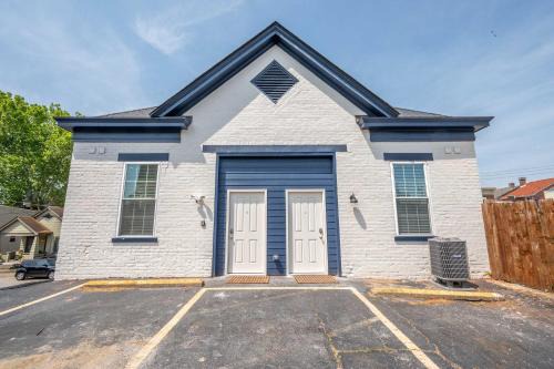 Covington House | Covington Charm 202