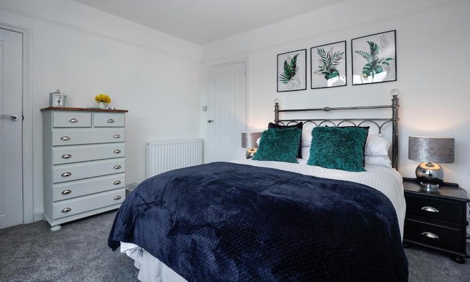 Colchester House | Cowdray Avenue