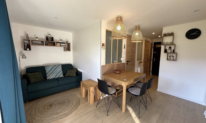 Araches-la-Frasse Apartment | Cozy 1-Bedroom + Cabin for 4, Near Ski Slopes, Parking Included