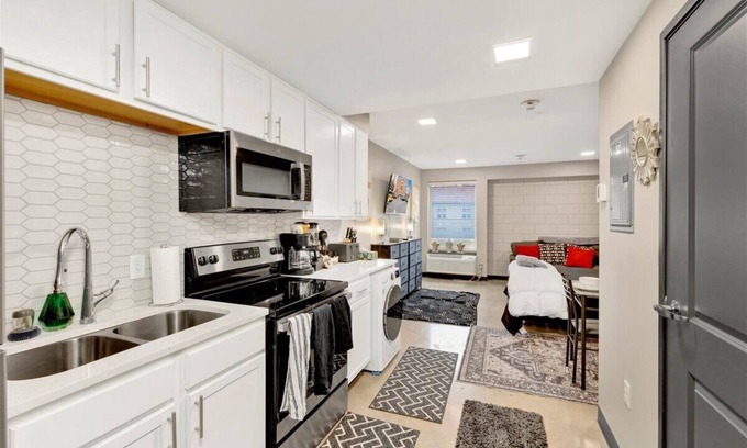 Five Points South Apartment | Cozy 1-bedroom apartment in welcoming Birmingham with fitness room