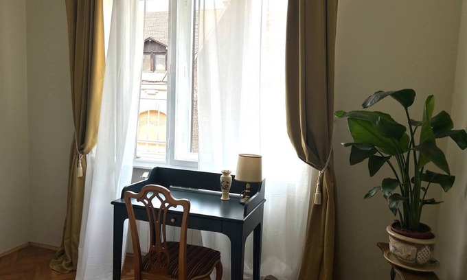 Stari Grad Apartment | Cozy 1-bedroom apartment with AC, WiFi in charming Beograd