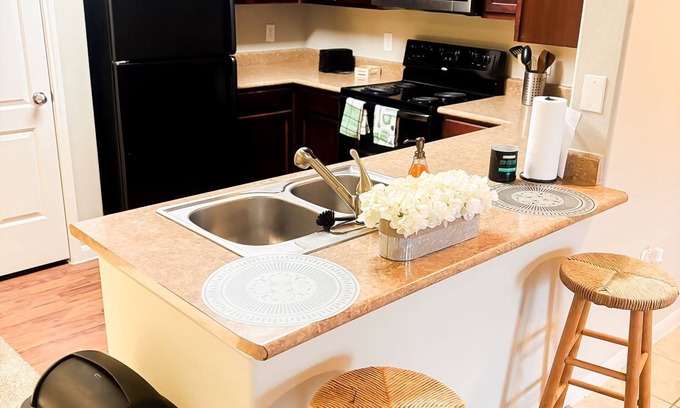Barker Apartment | Cozy 1-Bedroom Apartment In Houston with AC, Fitness Room, WiFi, & More.