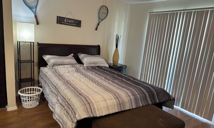 Woodlake - Briar Meadow Apartment | Cozy 1-bedroom apartment in charming Houston with fitness room, WiFi