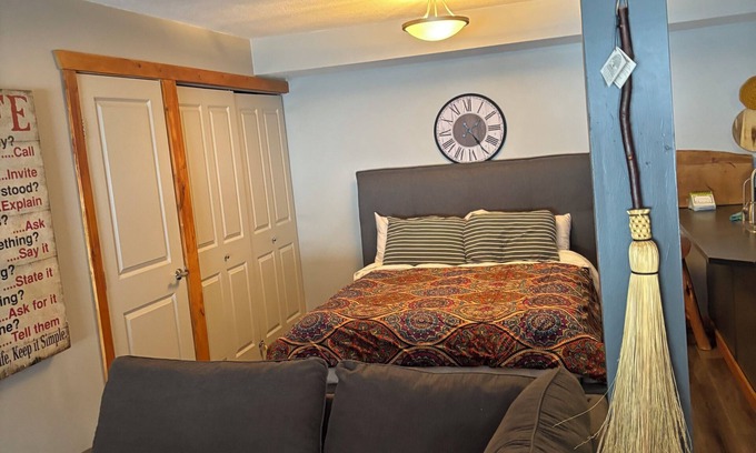 East Kootenay Condo | Cozy 1-bedroom condo in charming Panorama with fitness room, WiFi