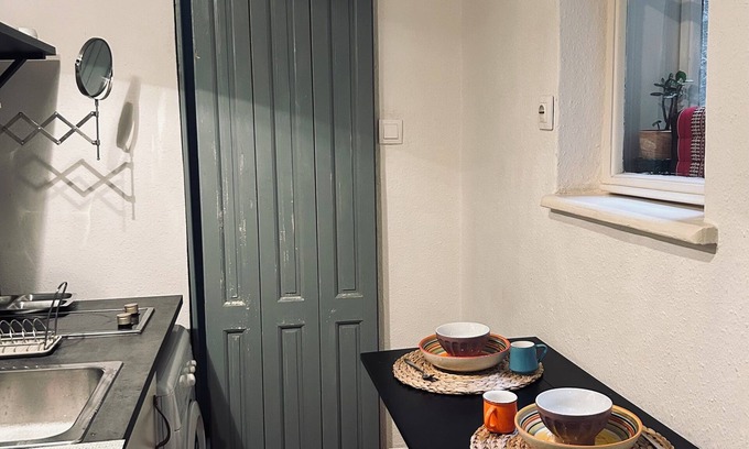 Erzsebetvaros Condo | Cozy 1-bedroom condo in enjoyable Budapest with WiFi