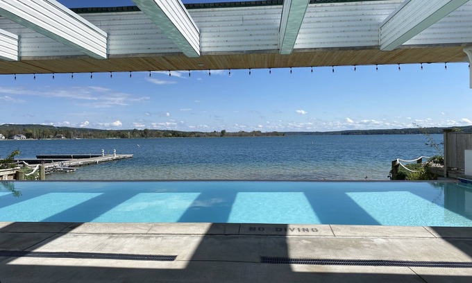 Onekama Condo | Cozy 1-bedroom condo on Lake Portage