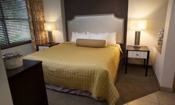 Enterprise Condo | Cozy 1-bedroom condo with WiFi, AC in enchanting Las Vegas