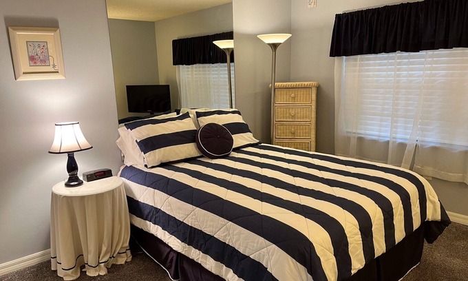 Indian Shores Condo | Cozy 1-bedroom oceanfront condo in delightful Indian Shores Florida