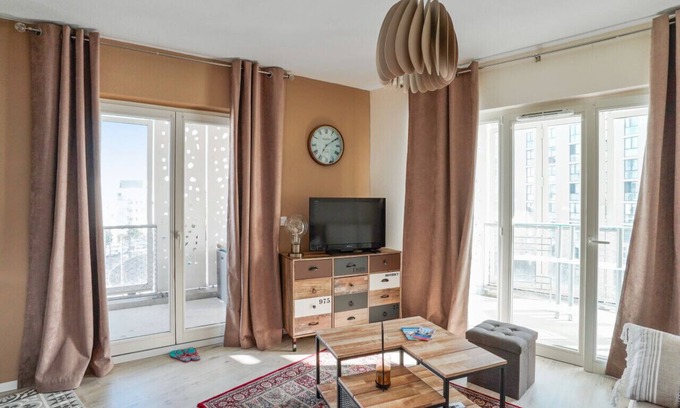 Begles Apartment | Cozy 1-bedroom with terrace - Bègles – Welkeys