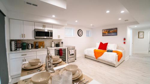 Park View House | Cozy 1BR 1BA Retreat - Private Basement in DC!