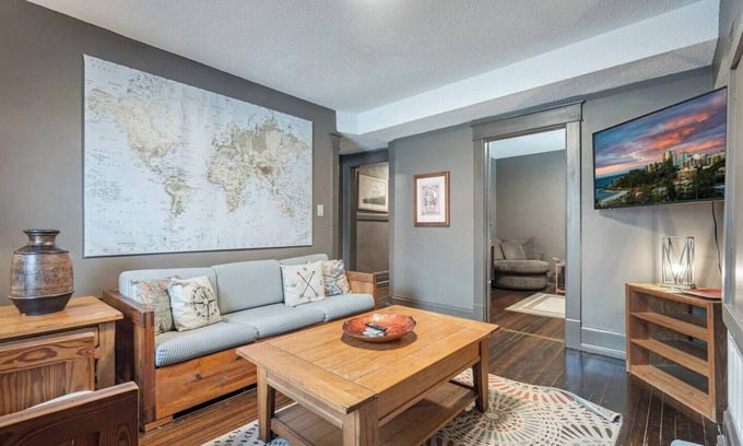 Kansas City Apartment | Cozy 1BR near KU Med, walkable