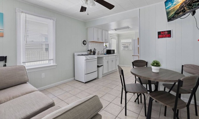 Wildwood Apartment | Cozy 1st Floor apt blocks from Beach/Boardwalk 1