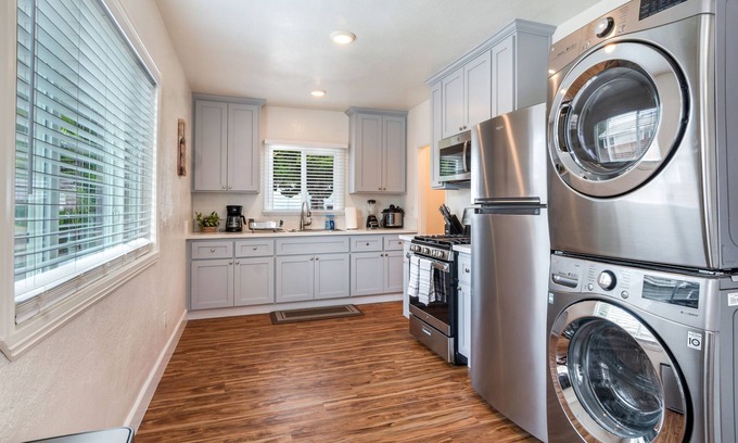 Harbor House | Cozy 2 BdRm Long Beach Casita - Sleeps 6