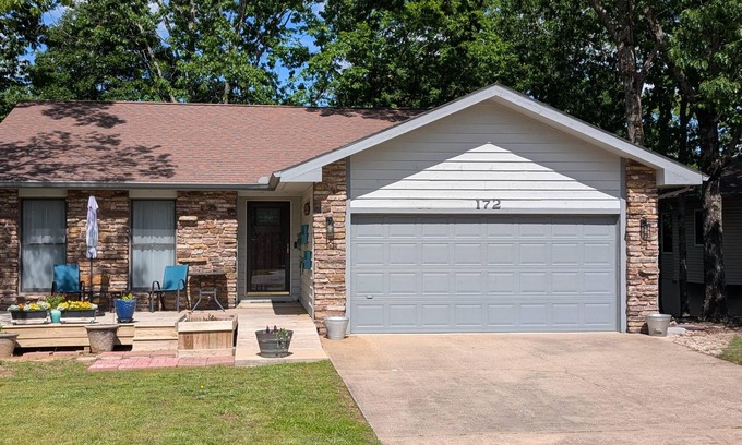 Eureka Springs House | Cozy 2-bedroom, 2-bathroom house near the main entrance.