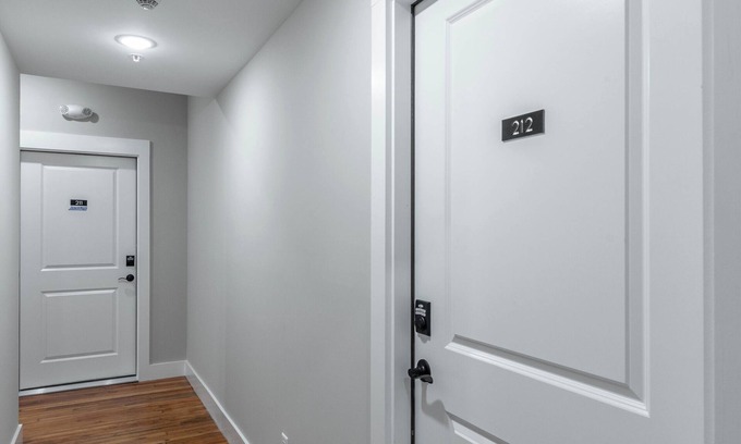 Chattanooga Apartment | Cozy 2-bedroom apartment in awesome Chattanooga with AC, WiFi