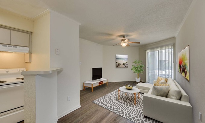 Augusta Apartment | Cozy 2-bedroom apartment in amazing Augusta w/WiFi, AC, Pool, Fitness, Dog Park