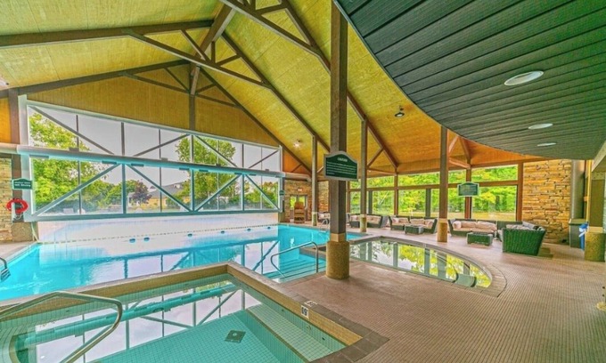 Oro-Medonte Apartment | Cozy 2-bedroom apartment with AC, fitness room in charming Oro