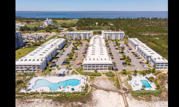 Fort Morgan Condo | Cozy 2-bedroom condo in charming Gulf Shores with fitness room, WiFi