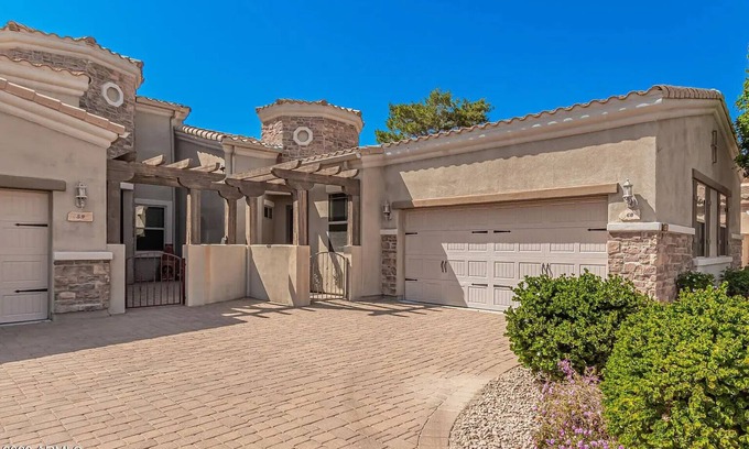 East Mesa Condo | Cozy 2-bedroom condo with fitness room, community pool, and hot tub- Mesa