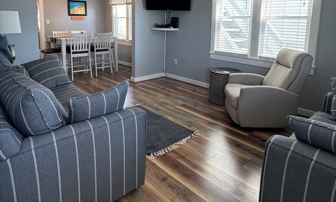 Ocean City Condo | Cozy 2-bedroom family-friendly condo in Downtown OC just steps to the boardwalk.