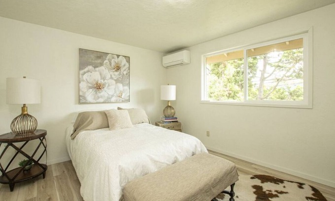 Western House | Cozy 2-bedroom townhome in charming Eugene with pool area.