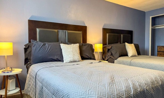 Mount Oliver Apartment | Cozy 2 Bedroom w/5 Beds + Sofa Bed & WIFI!