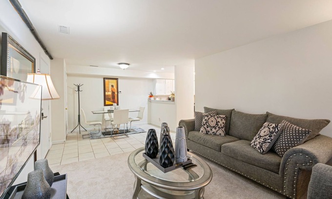 Stafford Condo | Cozy 2-bedrooms condo in the heart of Stafford