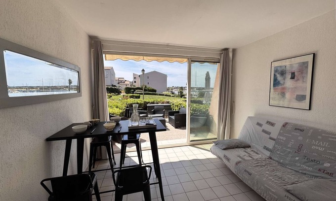 Six-Fours-les-Plages Apartment | Cozy 2-room apartment - 4 people - Six-Fours-les-Plages