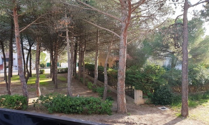 Argeles Plage Apartment | Cozy 2-Room Apartment, Balcony & 50m to Beach, Argelès-sur-Mer, Sleeps 4