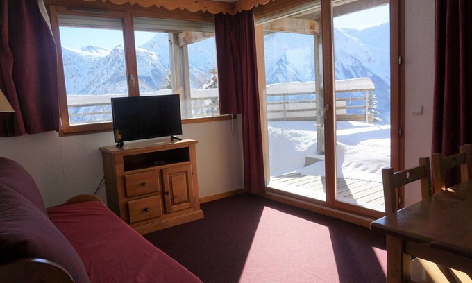 Orcieres-Merlette Apartment | Cozy 2-Room Cabin for 6 with Private Garden, Near Ski Lifts & Free Shuttle, Free WiFi