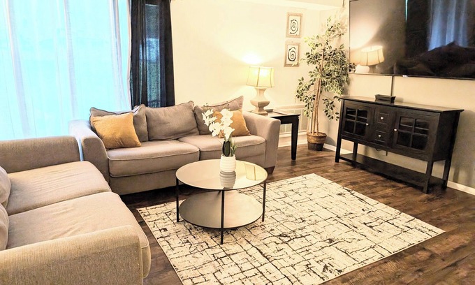 Southwest Raleigh Condo | Cozy 2bdr. Condo in Central Raleigh