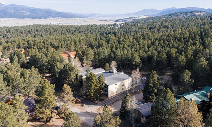 Angel Fire House | Cozy 2BR/2BA Mountain Retreat in Angel Fire