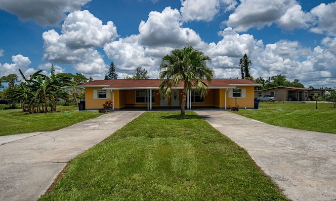 Warm Mineral Springs House | Cozy 2BR Retreat Minutes from Warm Mineral Springs