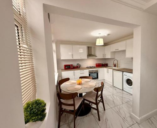 Wyken House | Cozy 3 bed house