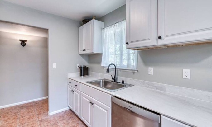 Clovis House | Cozy 3 Bedroom 2 Bath Home in Clovis, CA