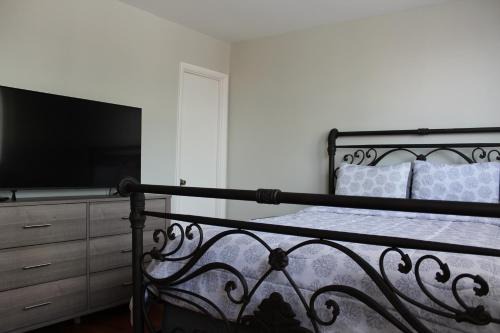 Nauck Apartment | Cozy 3 Bedroom Min to National Mall Great Location and Free Parking