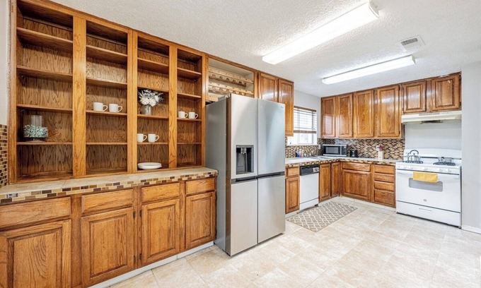 Houston House | Cozy 3BR Home near Airport