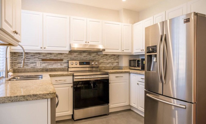 The Danforth House | Cozy 3BR Home w/Backyard & Deck Includes Parking!
