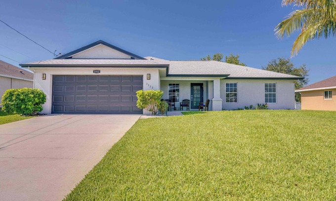 Burnt Store House | Cozy 4 Bed Home with Hot Tub Near Burnt Store