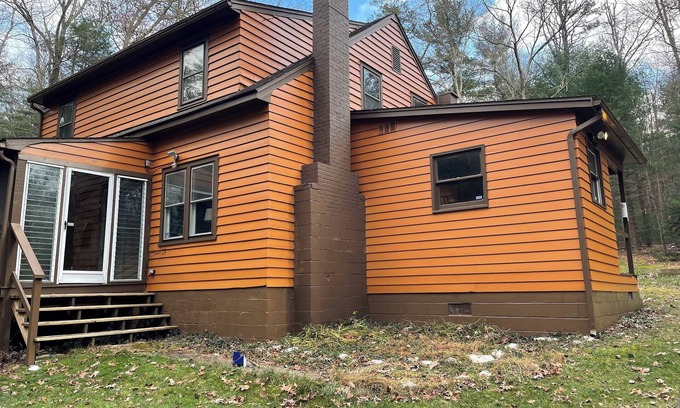 Fayetteville Cabin | Cozy 4-bedroom cabin near historic Gettysburg with pool and golf moments away!