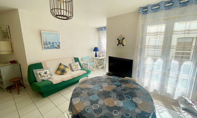 Les Sables d'Olonne Apartment | Cozy 4-Sleeper Apartment by Beach & Port, Central Location