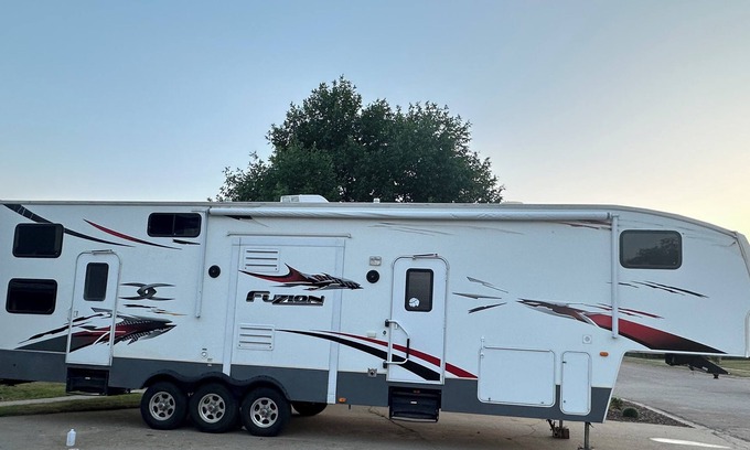 Scobey House | Cozy 40ft 5th wheel