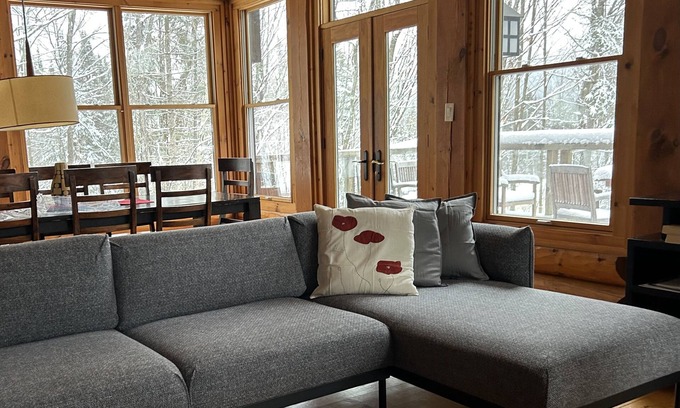 Lac Superieur Village Cabin | Cozy 8 person Log Cabin in Mont Tremblant w/hot tub and indoor fireplace