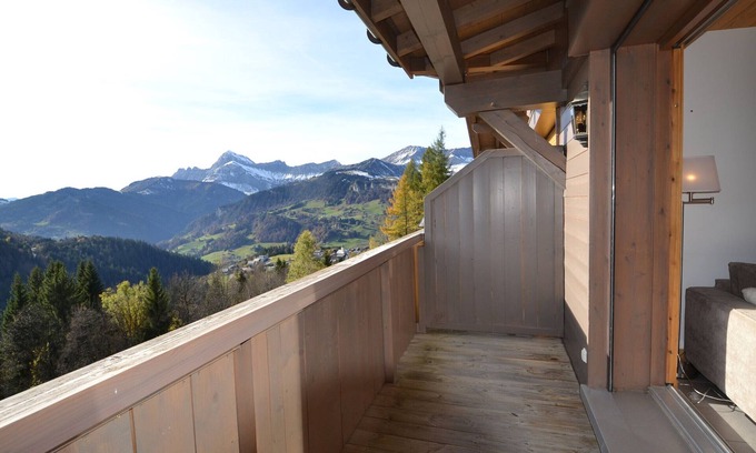 Notre-Dame-de-Bellecombe Apartment | Cozy apartment with balcony and private parking