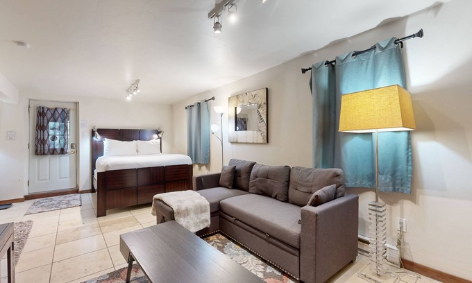 Intermountain Apartment | Cozy Alpine Studio w/High-End Mattresses, Hot Tub & Full Kitchen